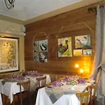 拉瓦乐酒店 酒店