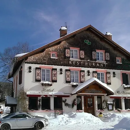 فندق La Vallee Longemer Boutique Hotel