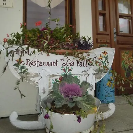 Hotel La Vallee 2*